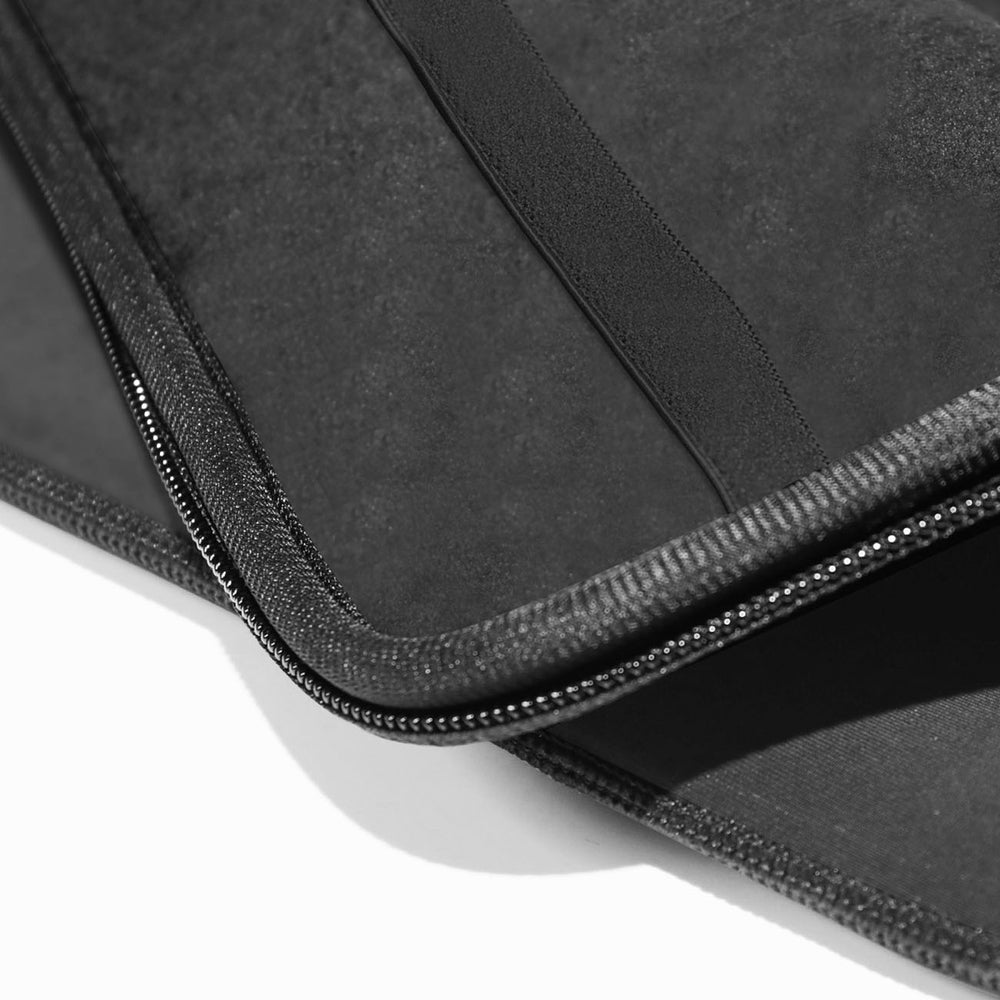 AmazingThing Minimal BasicBag Laptop Bag for MacBook Neo 13" - Black