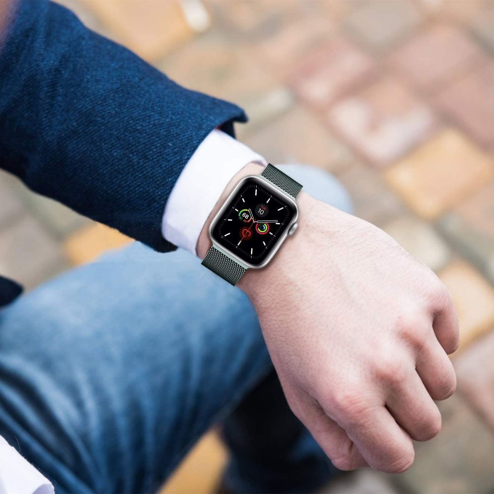 Tech Protect Milaneseband Til Apple Watch 8 / 9 / 10 / 11 / 12 / Se / Ultra (44 / 45 / 46 / 49 Mm) Starlight