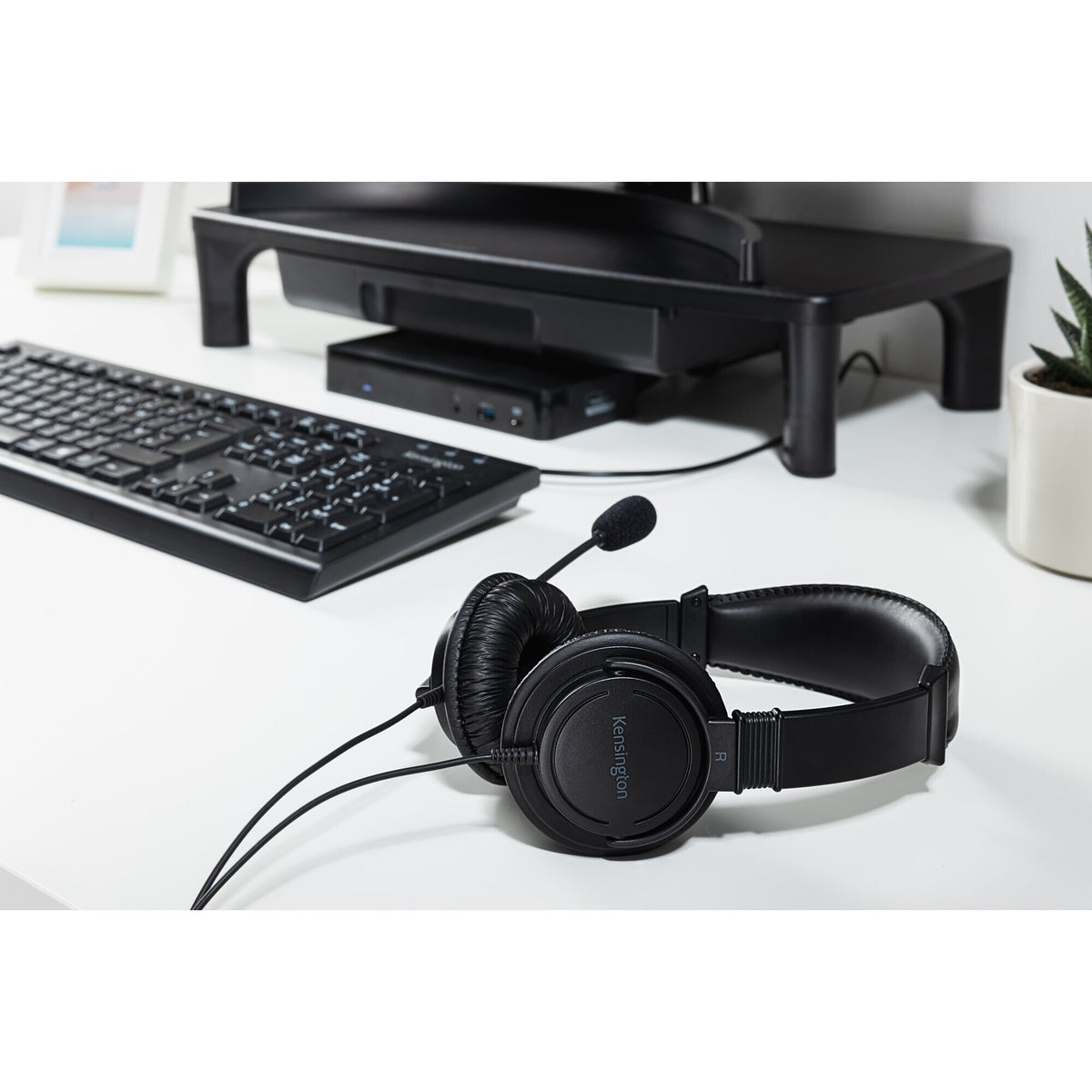 Kensington KB100 EQ tastatur i fuld størrelse med ledning