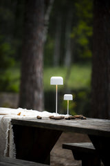 Konstsmide Lille hvid bordlampe portable