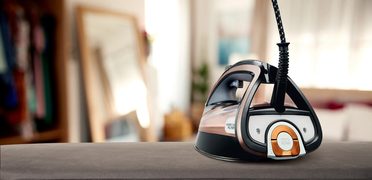 Tefal Ultimate Pure FV9845 Tør & dampstrygejern Durilium autoclean strygesål 3100 W Sort, Kobberfarve