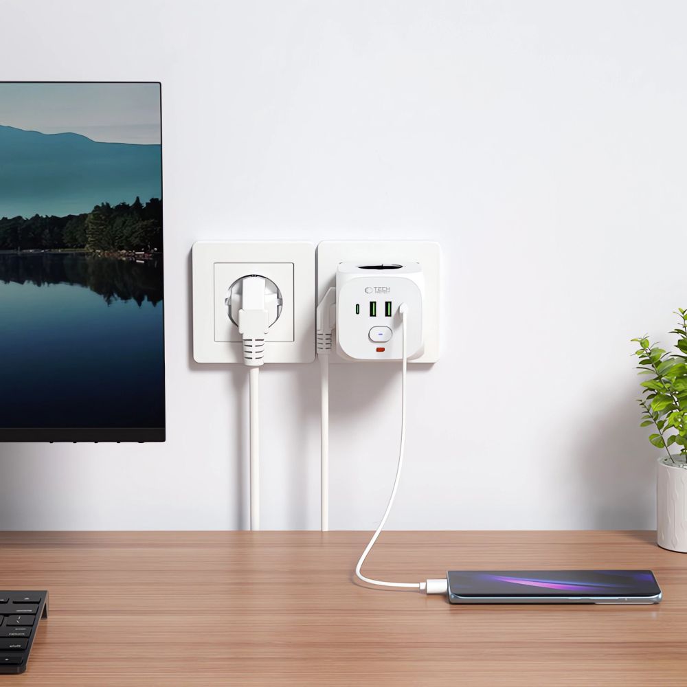 Tech Protect Pcl3 X4 Strømstikkontakt 2 Usb & 2 Type C & 3 Stikkontakt Hvid