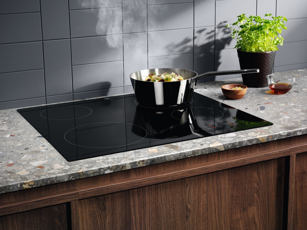 Electrolux LIB60424CK Sort Indbygget 60 cm Zone induktionskogeplade 4 zone(s)
