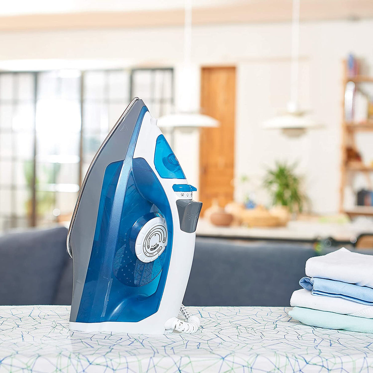 Black & Decker BXIR2200E strygejern Dampstrygejern Rustfri strygesål 2200 W Sort, Blå, Hvid