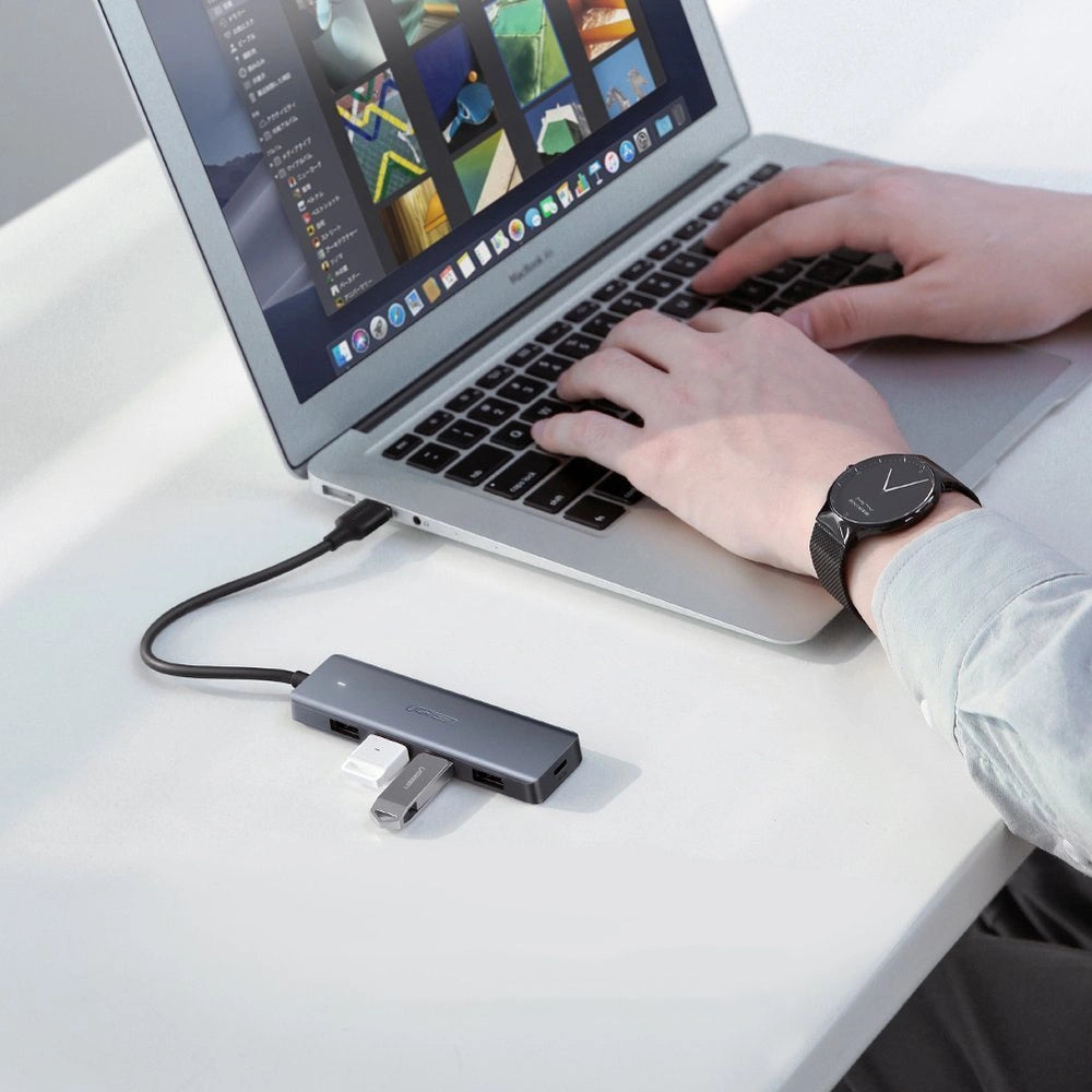 Ugreen USB Type C HUB - 4x USB 3.2 Gen 1 med USB-C strømport grå (CM219 70336)