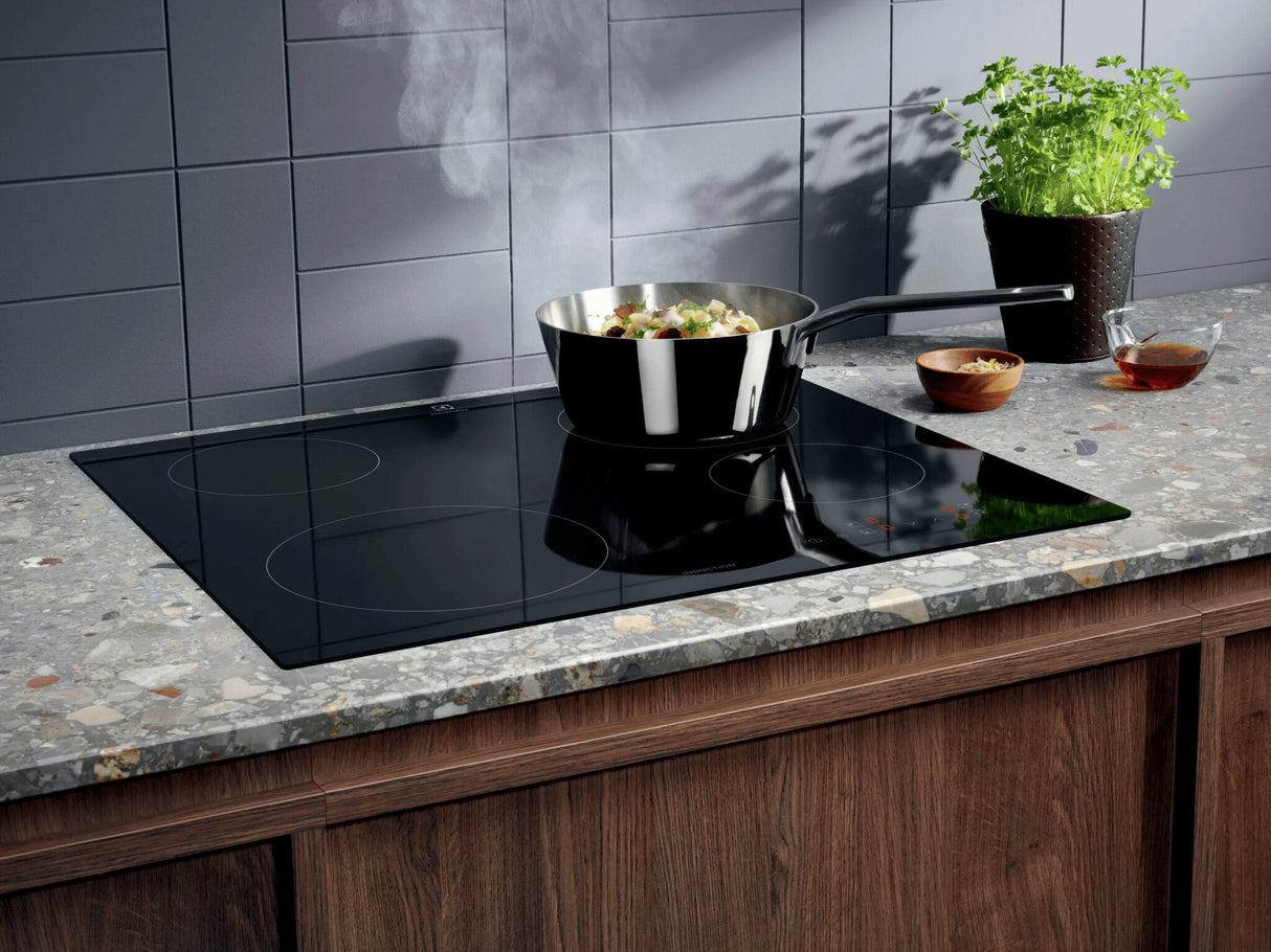 Electrolux LIB60424CK Sort Indbygget 60 cm Zone induktionskogeplade 4 zone(s)