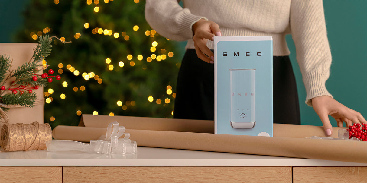 Smeg MFF02BLEU mini mælkeskummer sort