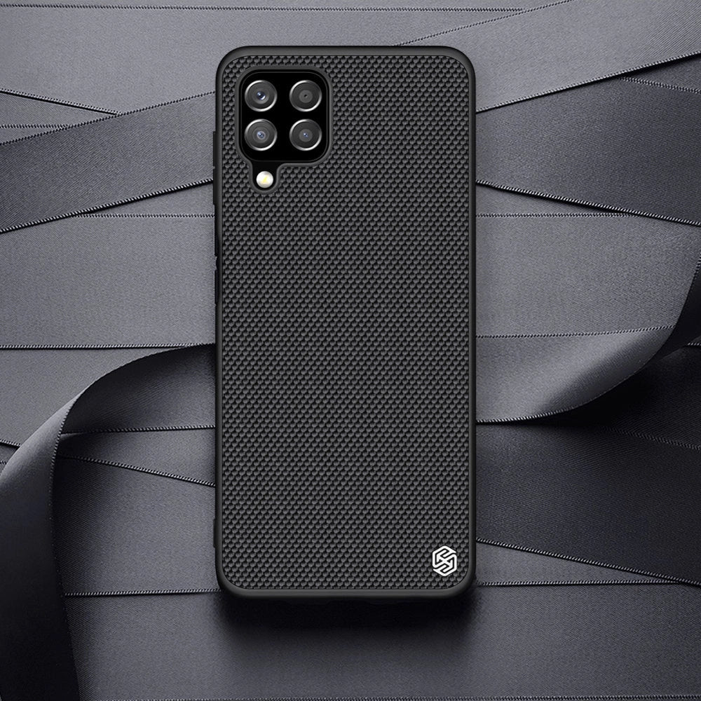 Nillkin Textured Case holdbar forstærket etui med gel ramme og nylon tilbage til Samsung Galaxy A22 4G sort