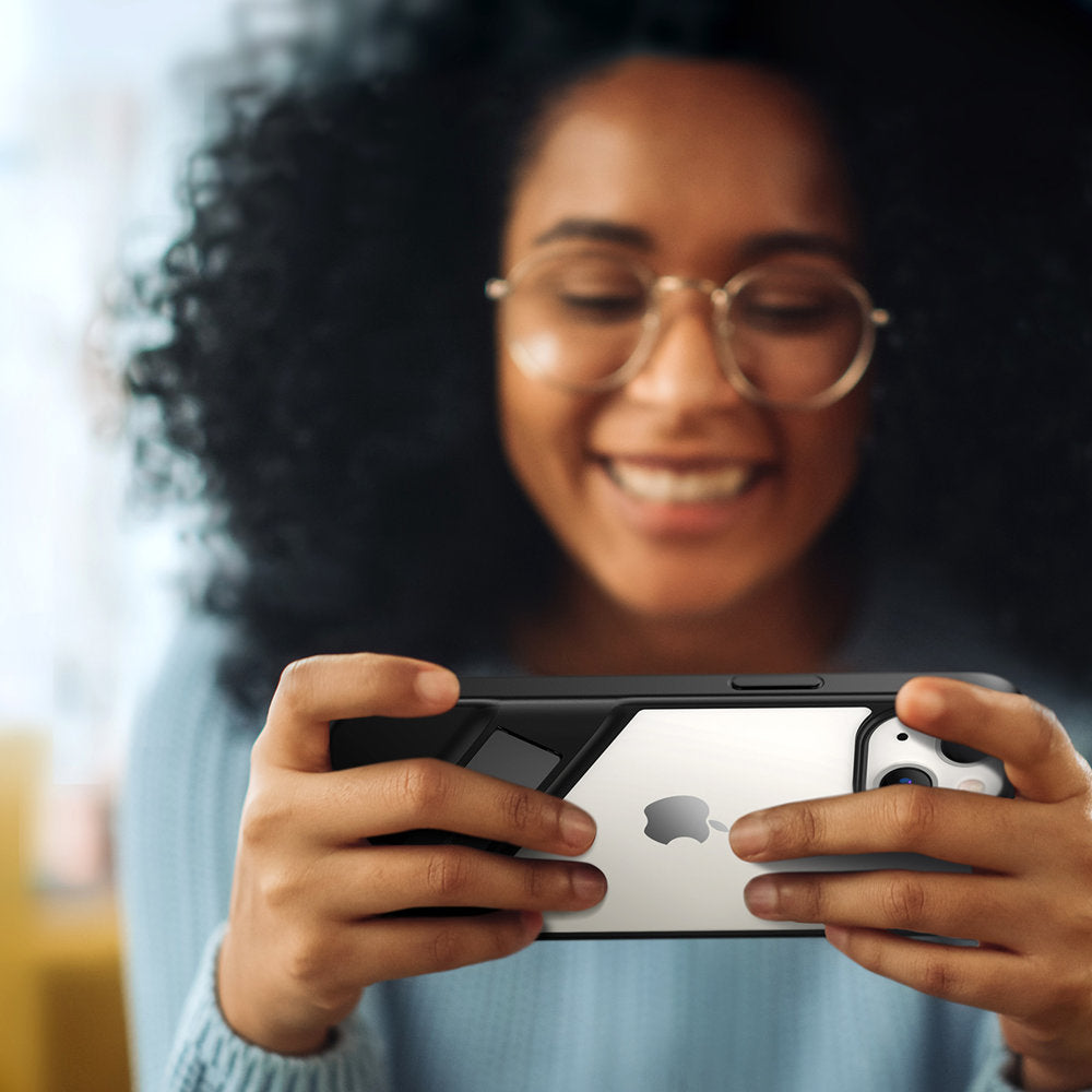 Ugreen Fusion Kickstand Case iPhone 13 Pro Hard Cover med Gel Frame og Stand sort (90153)