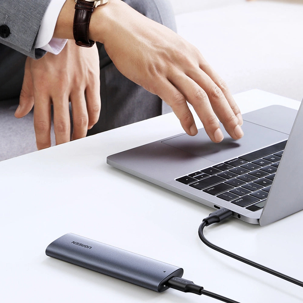 Ugreen Hard Drive Bay M.2 B-Key SATA 3.0 5Gbps Grå + USB Type C-kabel (CM400)