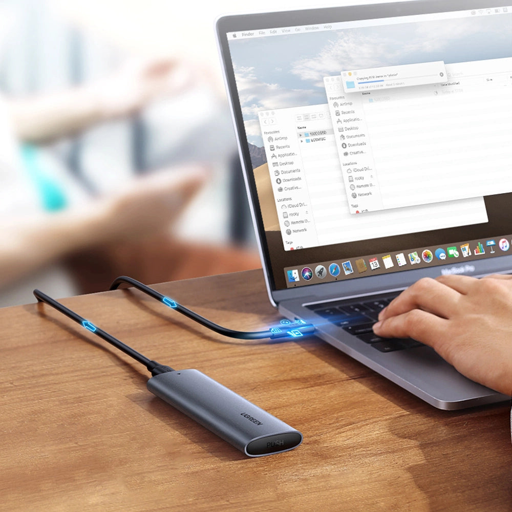 Ugreen Hard Drive Bay M.2 B-Key SATA 3.0 5Gbps Grå + USB Type C-kabel (CM400)