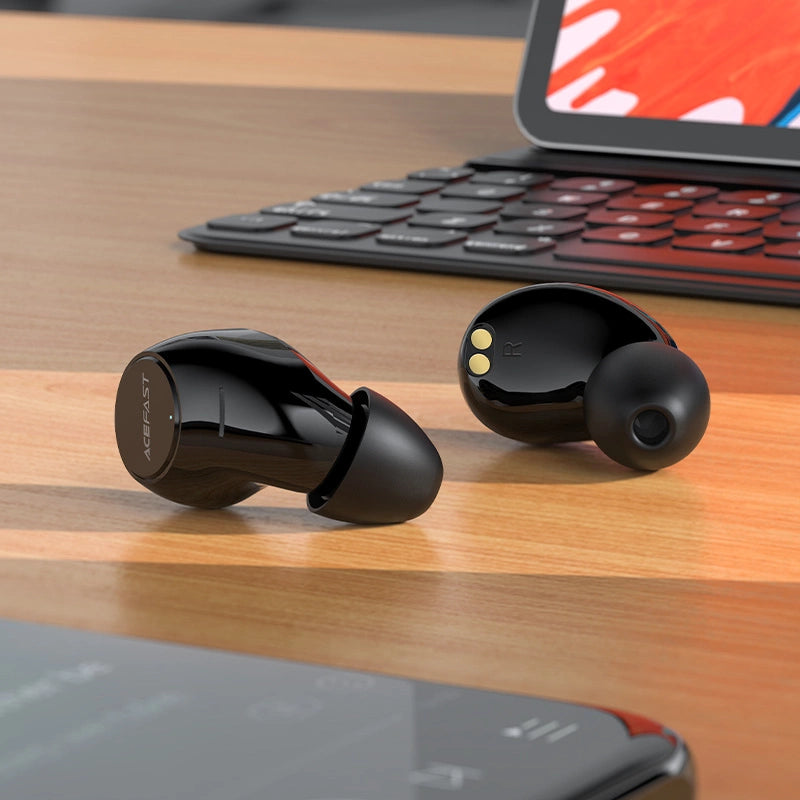 Acefast gaming in-ear trådløse hovedtelefoner TWS Bluetooth 5.2, cVc 8.0, aptX, SBC, AAC, 65ms forsinkelse vandtæt IPX4 sølv (T7 sølv)