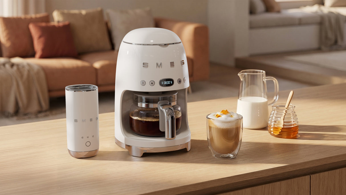 Smeg MFF02WHEU mini mælkeskummer hvid