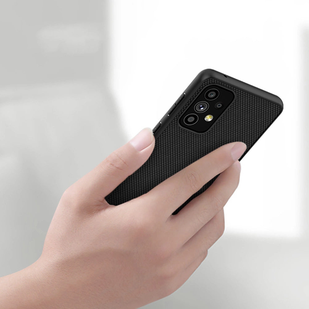 Nillkin Textured Case holdbar forstærket etui med gel ramme og nylon tilbage til Samsung Galaxy A73 sort