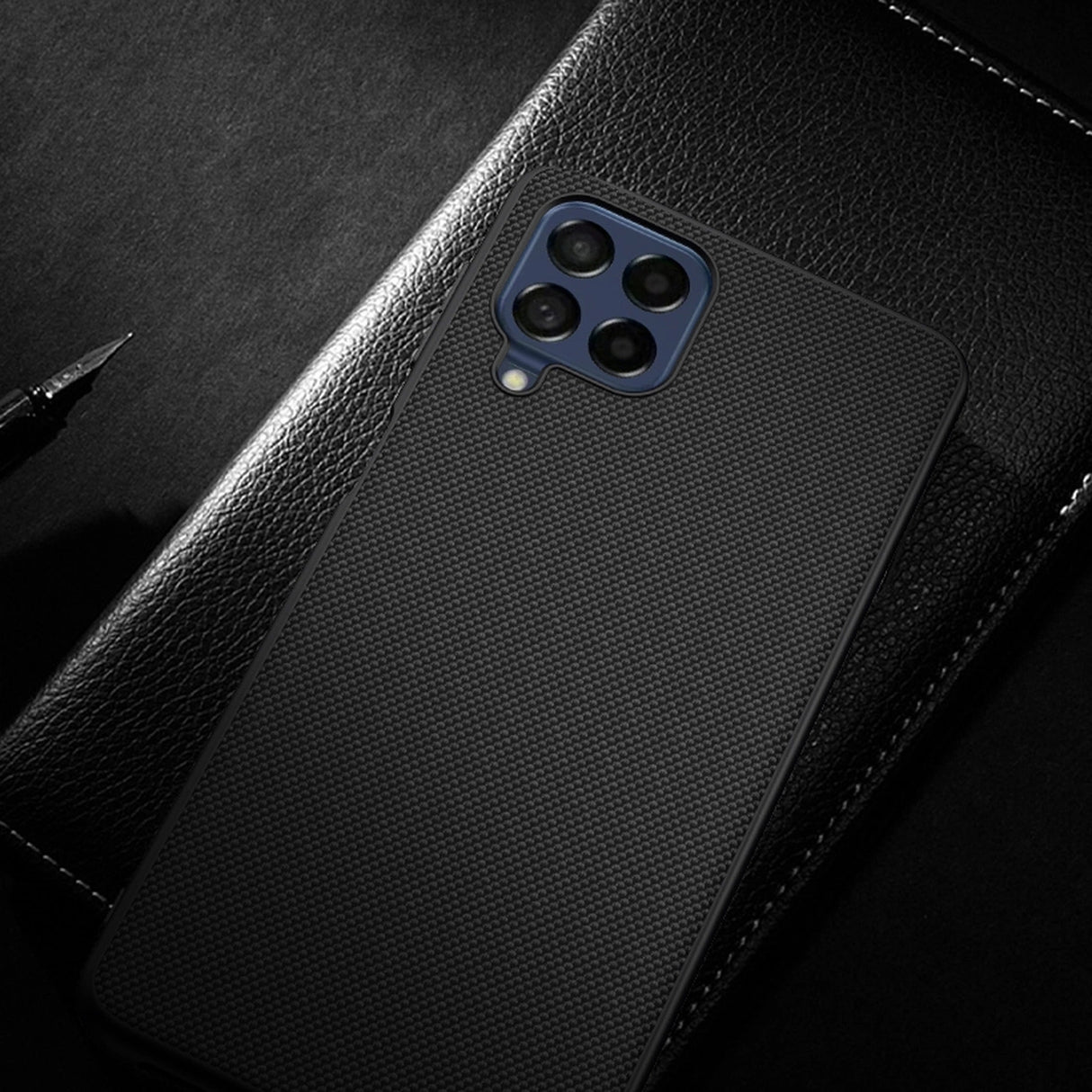 Nillkin Textured Case holdbar forstærket kuffert med gel ramme og nylon tilbage til Samsung Galaxy M53 5G sort