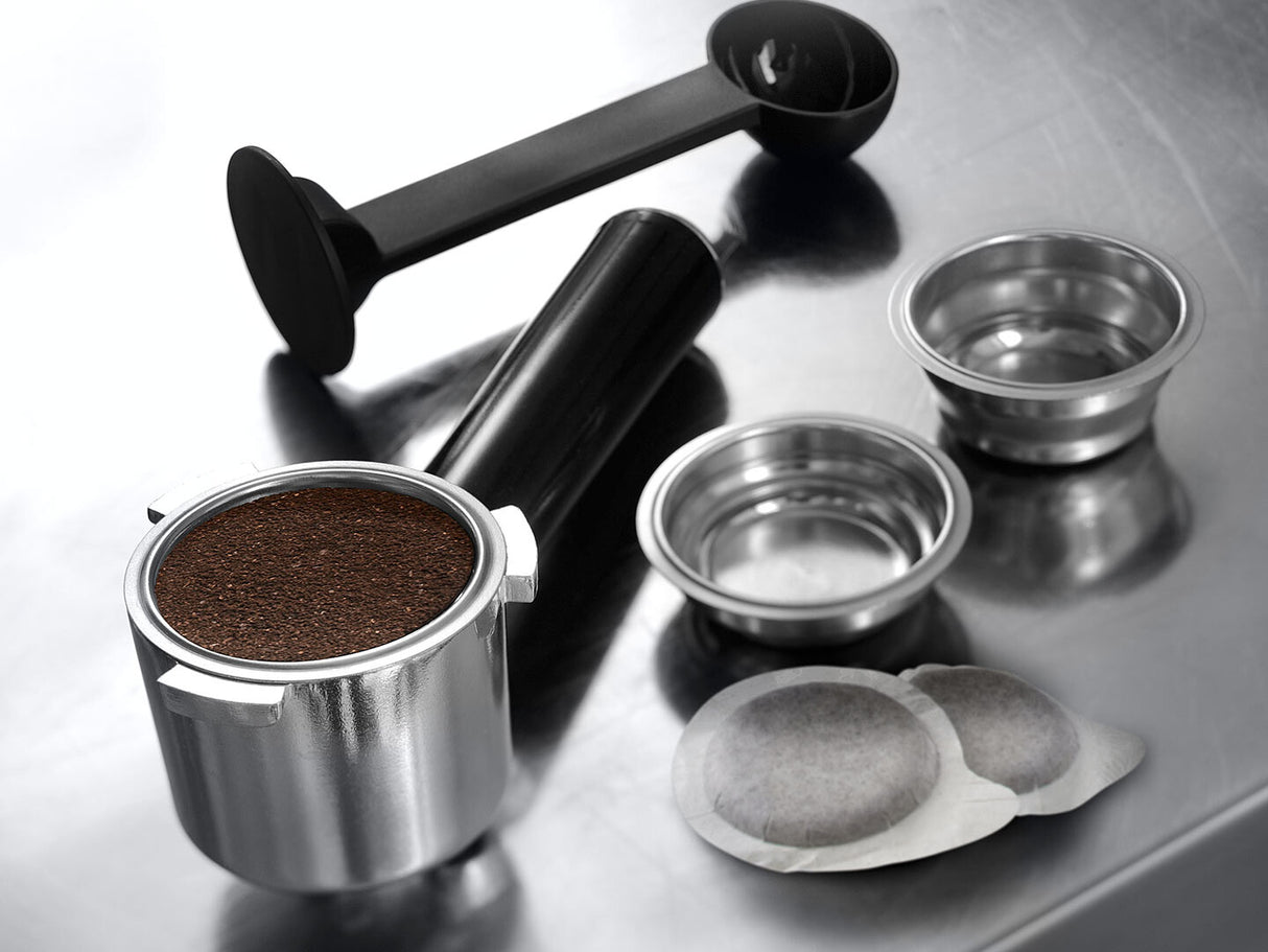 De’Longhi Dedica Style EC685.BK Manuelle espressomaskiner, Sort