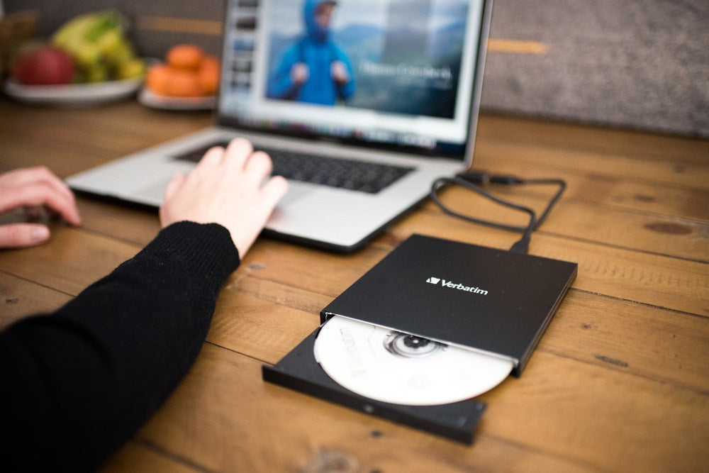 Slank ekstern CD/DVD-brænder med USB-C-forbindelse
