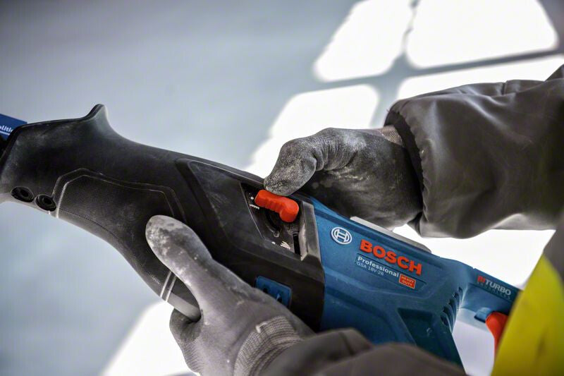 Bosch GSA 18V-28 Professional Bajonetsav 18V Uden batteri Batteri og lader ikke inkluderet 1100W