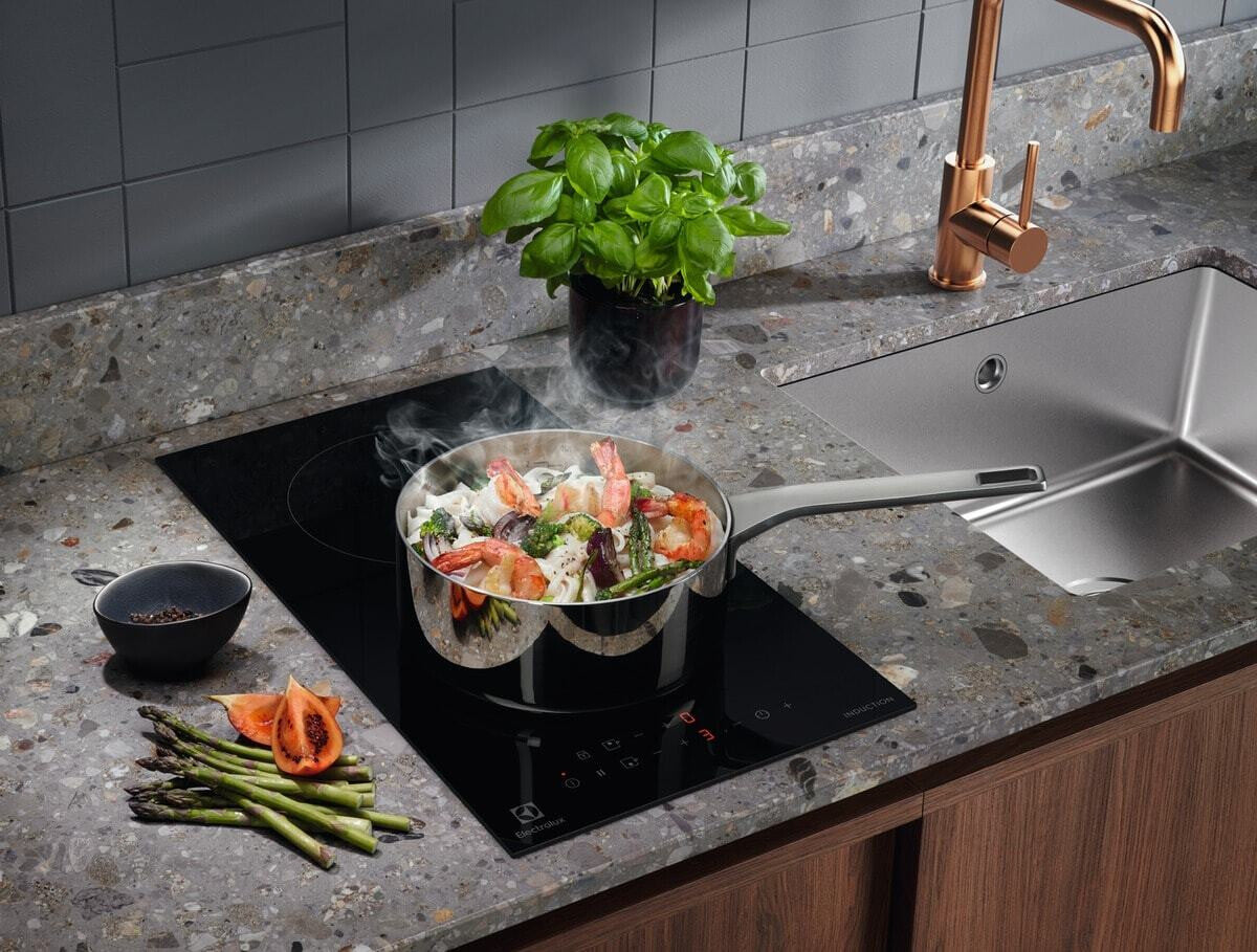 Electrolux LIT30230C Sort Indbygget 29 cm Zone induktionskogeplade 2 zone(s)