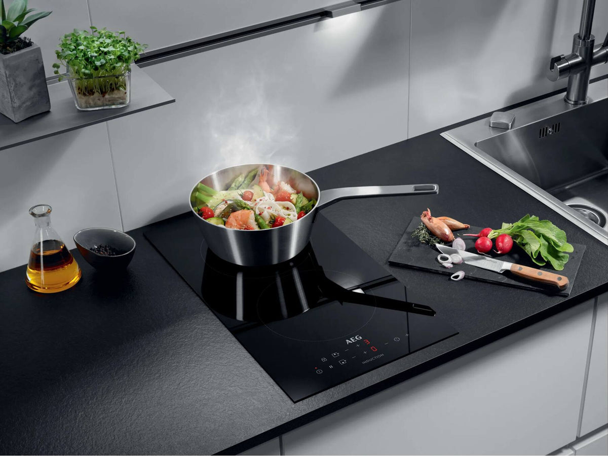 AEG IKB32300CB Black Built-in 30 cm Zone induction hob 2 zone(s)