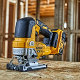 DeWALT Stiksav 18V Batteri og lader ikke inkluderet