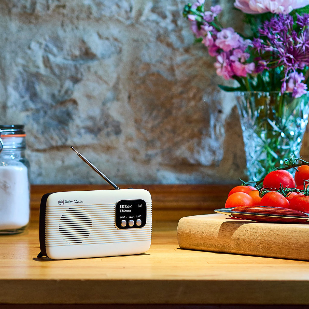 VQ Retro Classic radio. Sort/hvid
