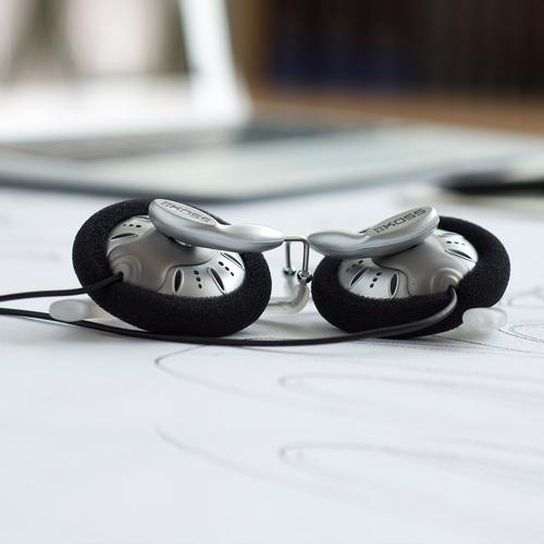 Koss KSC75 hovedtelefoner/headset Ledningsført Ørekrog Musik Sort, Sølv