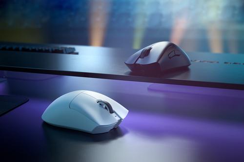 Razer DeathAdder V3 Pro mouse Gaming Right-hand RF Wireless + USB Type-C Optical 30000 DPI